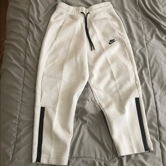 cream nike sweatsuit